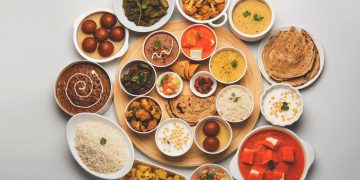 The Global Reverence for Indian Cuisine: Curry, Thali, and Naan