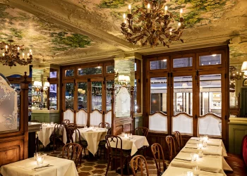 Through Paris’s Food Guide, Travelers Can Discover a Wealth of Classic French Restaurants