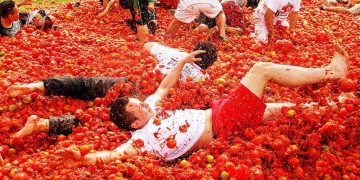 La Tomatina Festival in Spain: Taste the Freshest Tomatoes and Local Delicacies