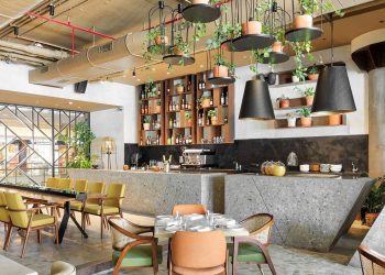 “Influencer Restaurants”: Crafting Visually Stunning Dining Experiences to Drive Social Media Trends