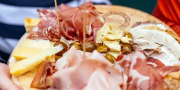 The Rise of Themed Culinary Tours: Tailoring Travel to Food Lovers’ Desires