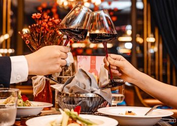 Unrivaled Culinary Experiences: Local Restaurants and Wineries Offering a Taste of Place