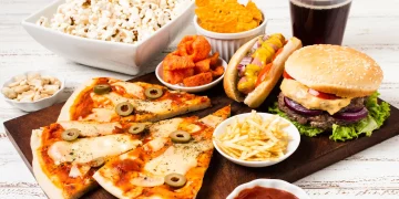 Western Fast Food Culture: From Burgers to Fried Chicken and Pizza – A Global Phenomenon